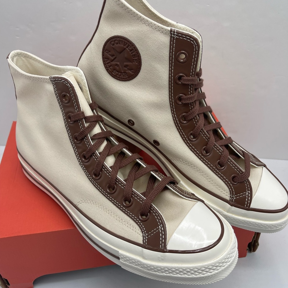 Converse Men’s A09450C
CHUCK 70 HI
NATURAL VORY/BEAR NAP/EGRET High-Top Sneakers - Picture 4 of 16